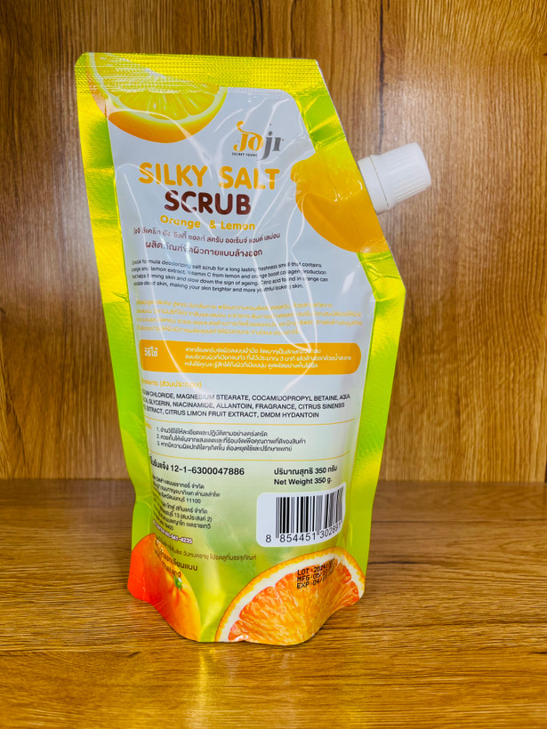 اسکراب نمکی سفید کننده بدن برند معتبر جوجیJOJI اصل تایلند با عصاره ویتامین سی🍊🍋۳۵۰گرمی