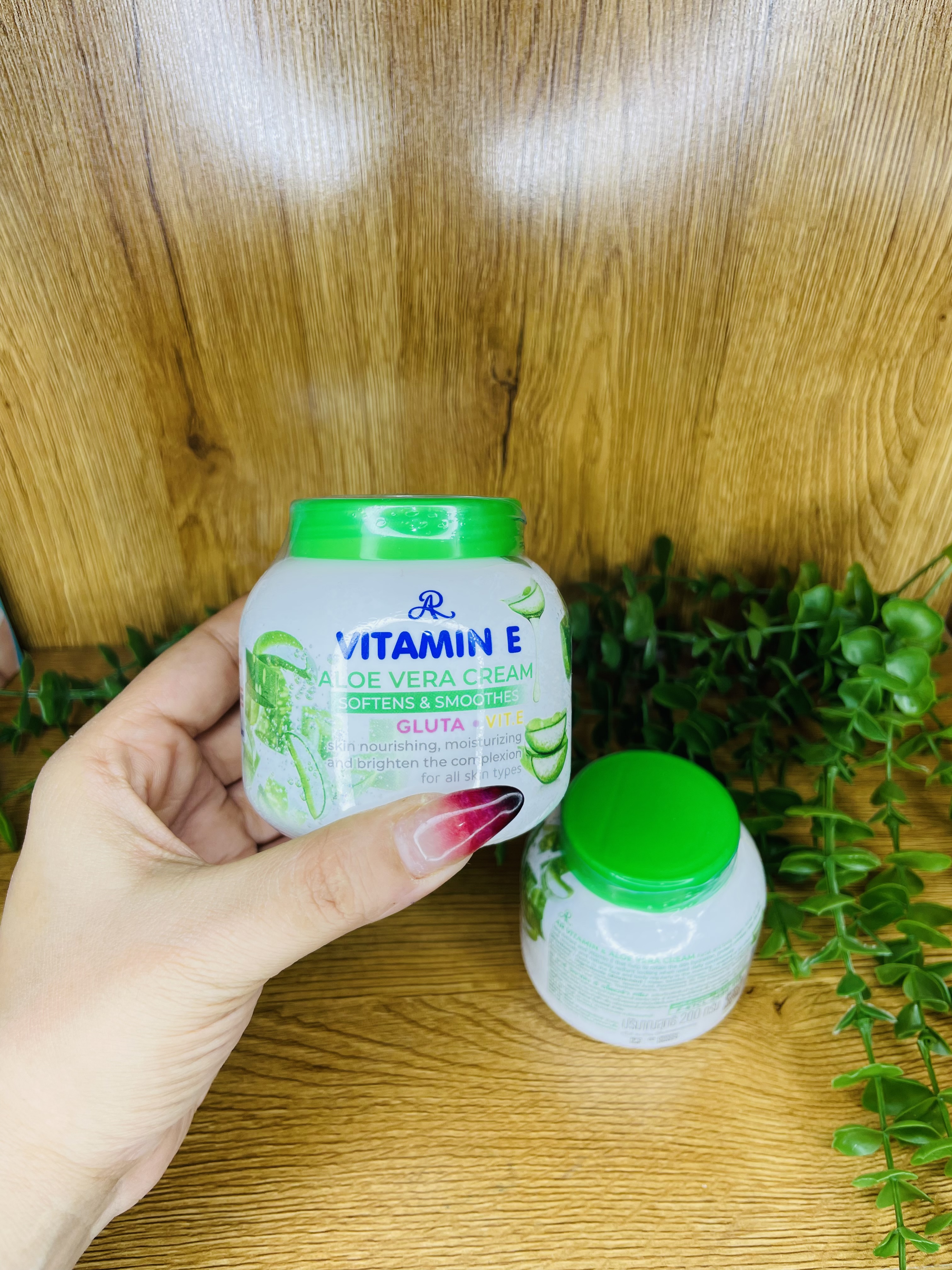 آبرسان روشن کننده صورت و بدن آلوورا ARگلوتاتیون+ویتامین ای تایلندی VITAMIN E ALOE VERA CREAM AR اورجینال