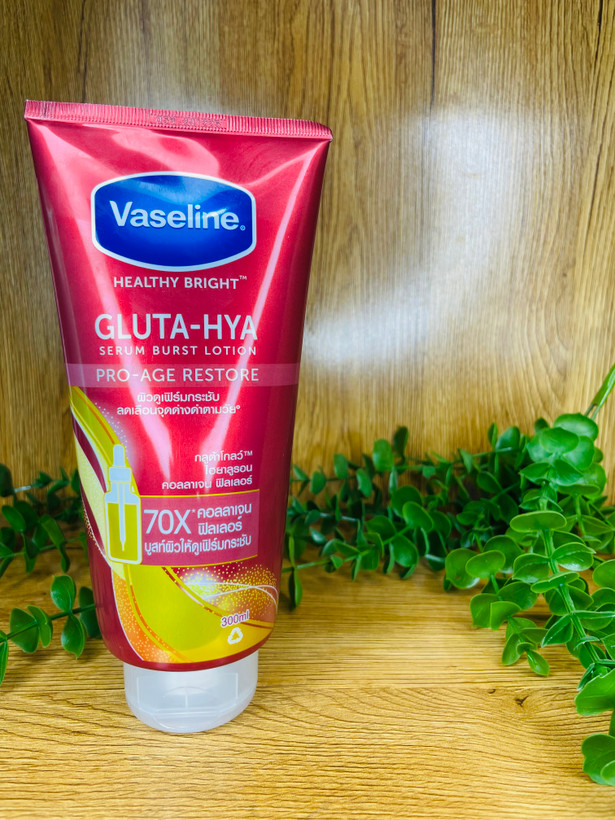 لوسیون سفید کننده و ضدچروک و آبرسان گلوتا اصل ❤️GLUTA-HYA PRO-AGE RESTORE