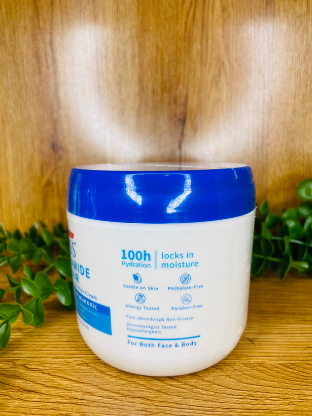 کرم ترمیم کننده و آبرسان ۱۰۰ساعته YASS Ceramide Repair Cream with Hyaluronic Acid حاوی نیاسنامید و آلفاآربوتین حجم ۵۰۰ml